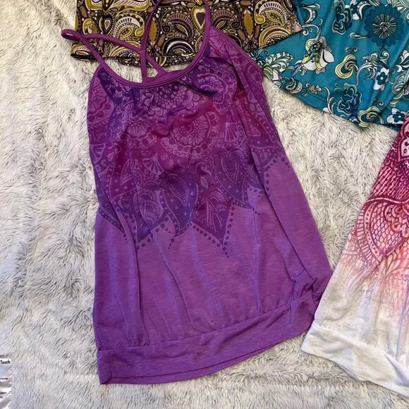 Lot of 4 Prana Tanks, Fit Like Mediums - Picture 9 of 10